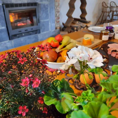 Aux Saveurs D'enneille Bed & Breakfast